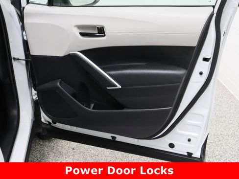 Used 2023 Toyota Corolla Cross LE image 34