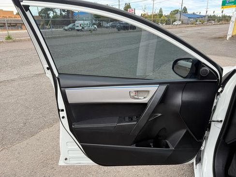 Used 2014 Toyota Corolla S Premium image 10