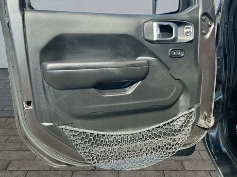 Used 2018 Jeep Wrangler Unlimited Sport S image 10