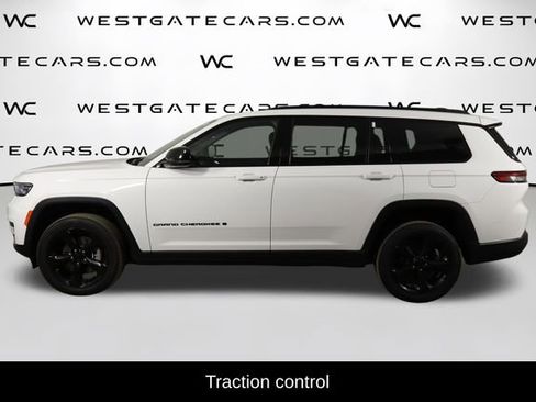 Used 2025 Jeep Grand Cherokee L Altitude AWD/4WD image 5