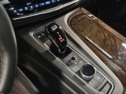 Used 2023 Cadillac Escalade Sport Platinum w/ LPO, ONYX Package image 11