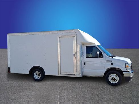 Used 2022 Ford E-350 and Econoline 350 Super Duty w/ Power Windows & Locks Group image 4