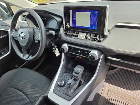 Used 2024 Toyota RAV4 LE AWD/4WD image 10