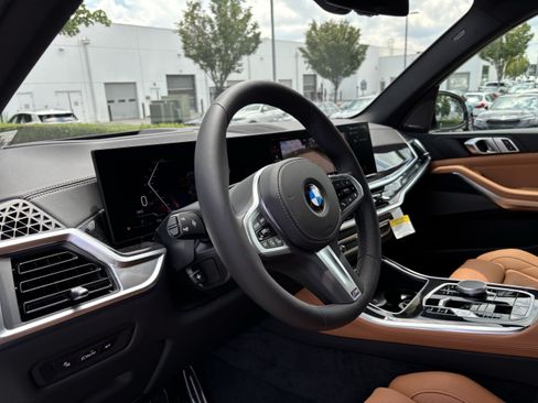 New 2026 BMW X5 xDrive40i w/ M Sport Package AWD/4WD image 16