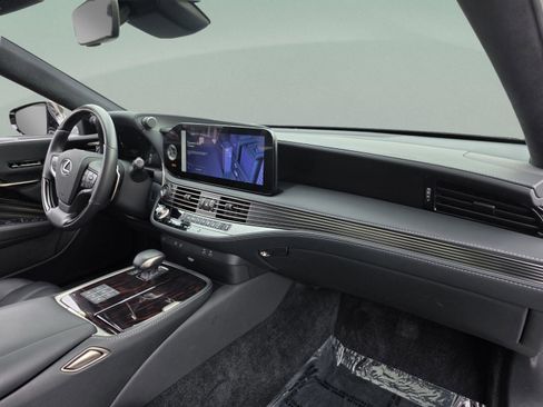 Certified 2024 Lexus LS 500 w/ Interior Upgrade Package image 24
