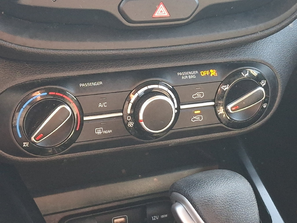 Used 2023 Kia Soul LX w/ LX Technology Package FWD image 18