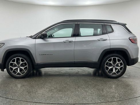 Used 2025 Jeep Compass Limited image 5