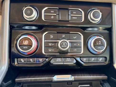 Used 2022 GMC Yukon Denali image 22