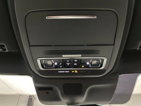 Used 2025 Lincoln Navigator L Reserve AWD/4WD image 31