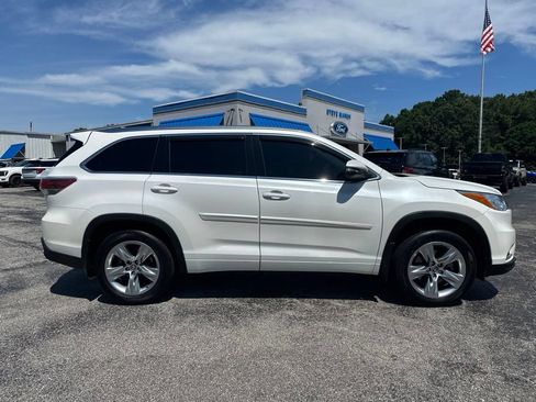 Used 2016 Toyota Highlander Limited AWD/4WD image 2