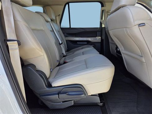 Used 2024 Ford Expedition Max XLT image 15