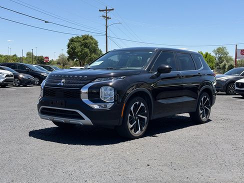 Used 2022 Mitsubishi Outlander SEL Black Edition FWD image 1