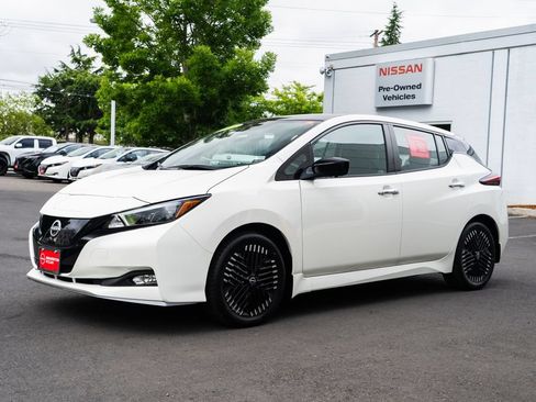 Certified 2025 Nissan Leaf SV Plus FWD image 3