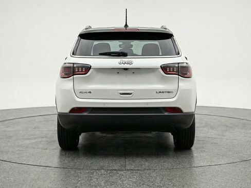 Used 2025 Jeep Compass Limited image 7