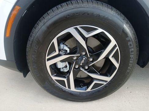 Used 2024 Kia Sportage LX FWD image 27