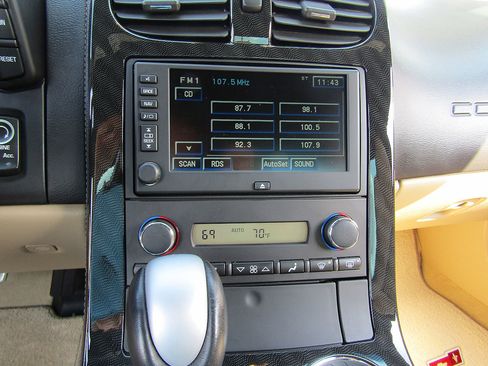 Used 2012 Chevrolet Corvette Coupe w/ 2LT Preferred Equipment Group image 16