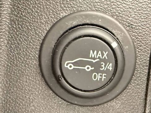 Used 2019 Chevrolet Equinox LT w/ Driver Convenience Package image 30