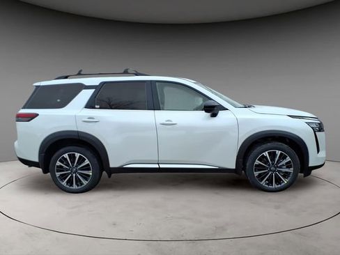 New 2026 Nissan Pathfinder Platinum w/ Cargo Package image 10