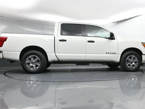 Used 2024 Nissan Titan SV w/ Accessory Utility Package image 25