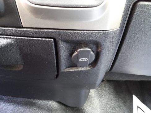 Used 2018 RAM 3500 SLT w/ Luxury Group image 17