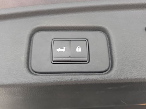 Used 2023 Nissan Pathfinder SL w/ Black Appearance Package AWD/4WD image 34