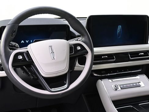 New 2026 Lincoln Aviator Reserve AWD/4WD image 12