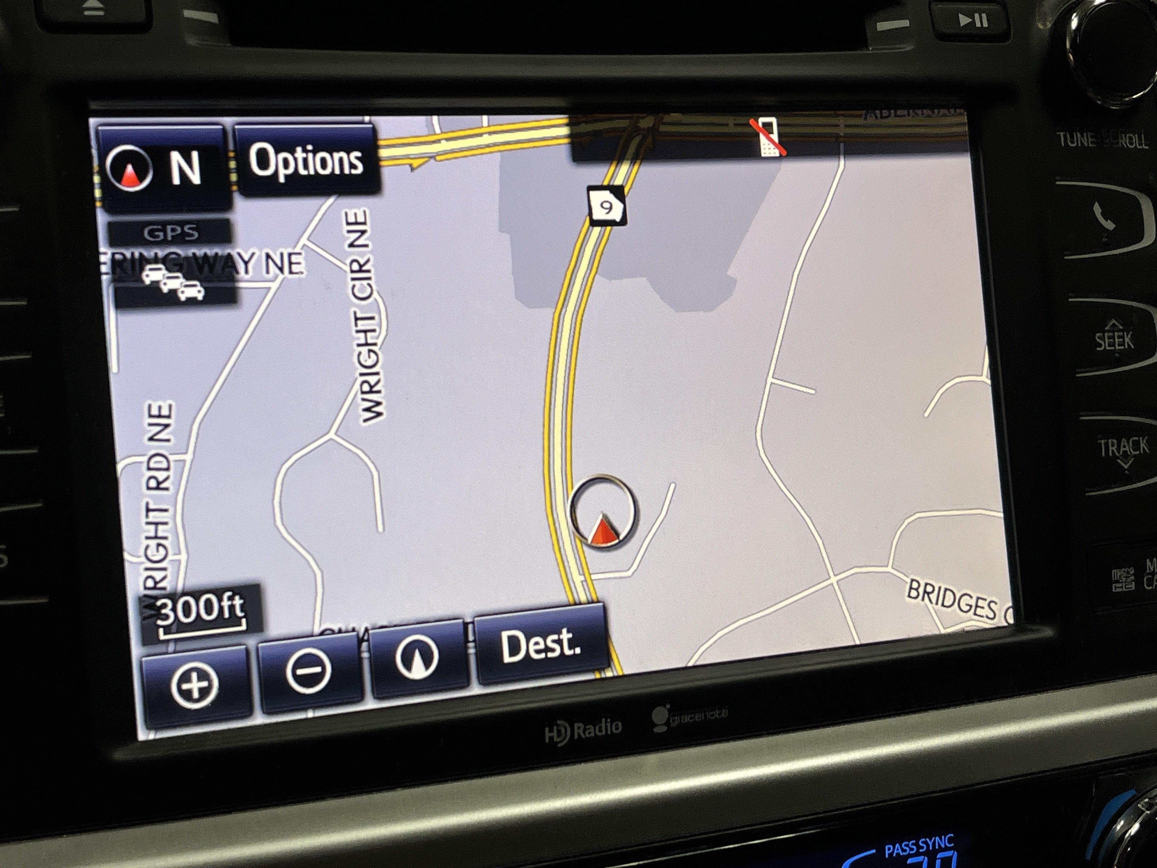 Used 2014 Toyota Highlander XLE AWD/4WD image 9