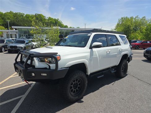 Used 2023 Toyota 4Runner TRD Off-Road Premium w/ Moonroof Package AWD/4WD image 7