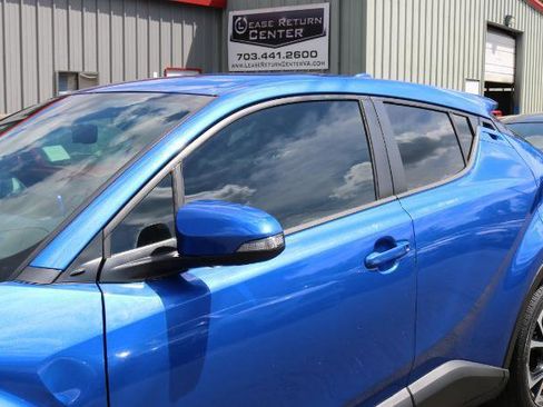 Used 2021 Toyota C-HR XLE FWD image 5