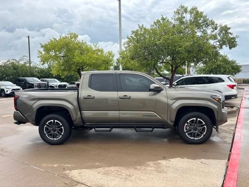 Used 2025 Toyota Tacoma TRD Sport RWD image 4
