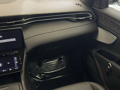 Used 2024 Maserati Grecale GT image 27