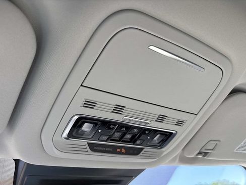 New 2026 Lincoln Nautilus Reserve AWD/4WD image 31