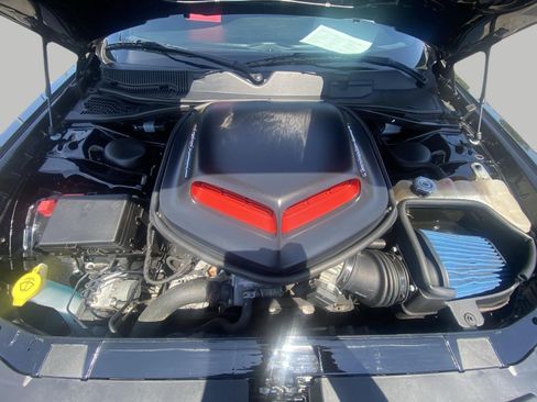 Used 2017 Dodge Challenger R/T Scat Pack RWD image 7