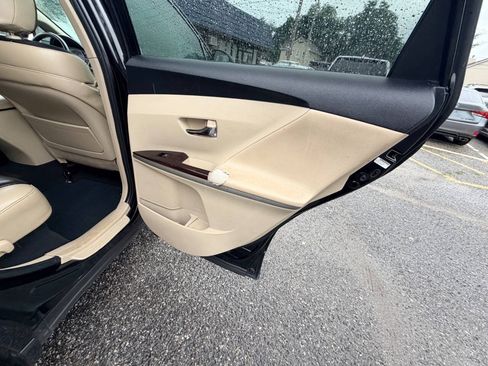 Used 2010 Toyota Venza AWD w/ Convenience Pkg image 68
