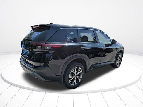 Used 2022 Nissan Rogue SV image 4