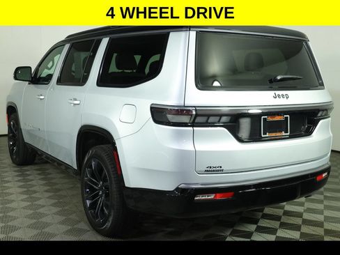Used 2026 Jeep Grand Wagoneer Summit AWD/4WD image 9
