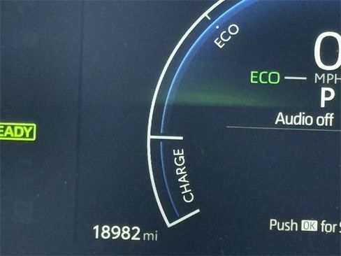 Used 2025 Toyota Camry SE image 16