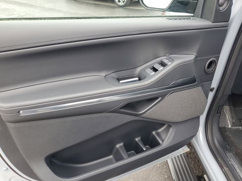 New 2025 Lincoln Navigator Reserve w/ Jet Appearance Package image 8