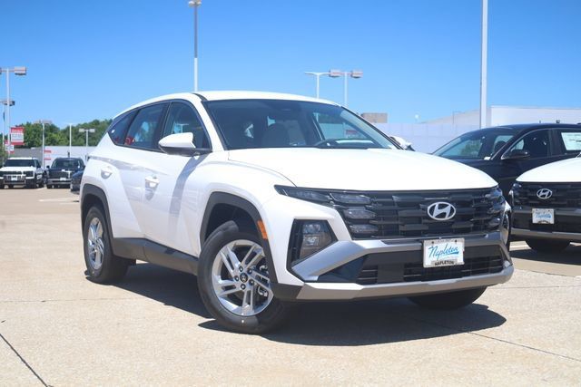 New 2026 Hyundai Tucson SE FWD image 2
