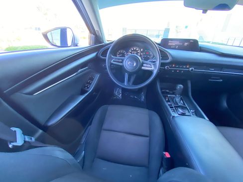 Used 2020 MAZDA MAZDA3 Sedan FWD image 6