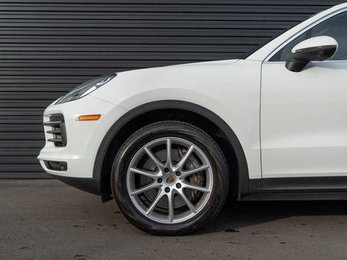Used 2023 Porsche Cayenne AWD/4WD image 12
