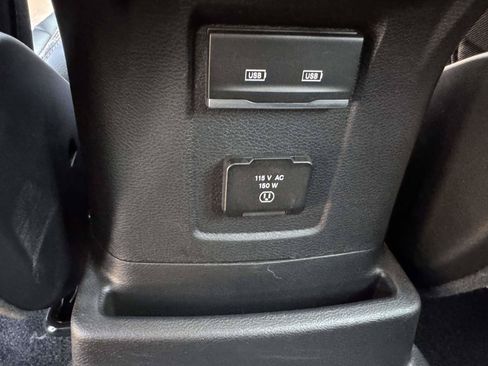 Used 2022 Jeep Wrangler Unlimited Sahara AWD/4WD image 24