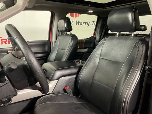 Used 2015 Ford F150 Lariat image 14