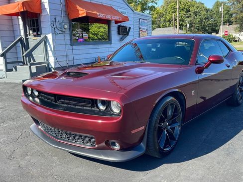 Used 2019 Dodge Challenger R/T Scat Pack RWD image 1