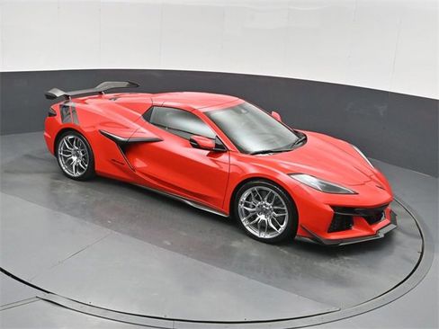 Used 2024 Chevrolet Corvette Z06 w/ Z07 Performance Package image 29