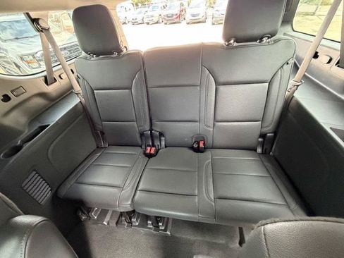 Used 2023 Chevrolet Suburban LT RWD image 17