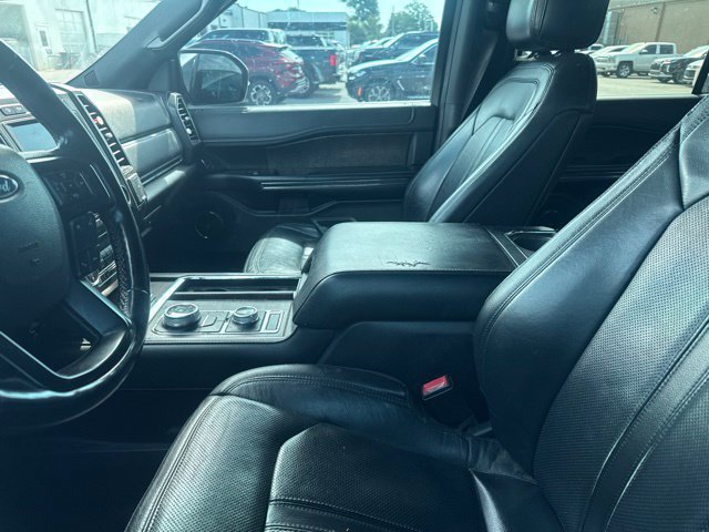 Used 2018 Ford Expedition Limited w/ Equipment Group 301A AWD/4WD image 9