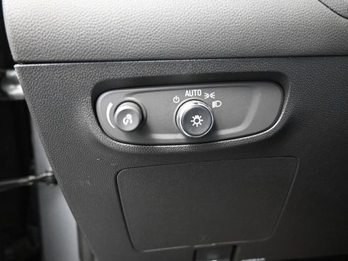 Used 2025 Buick Encore GX Preferred AWD/4WD image 19