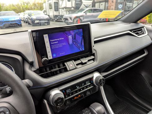 Used 2024 Toyota RAV4 SE w/ Convenience Package image 21