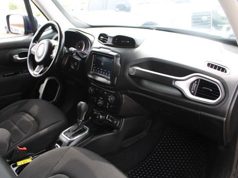 Used 2018 Jeep Renegade Latitude w/ Cold Weather Group AWD/4WD image 13